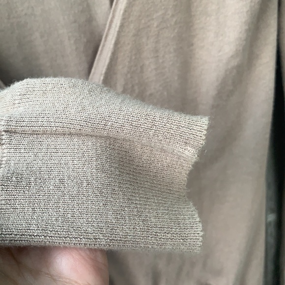 Cream sweater - Picture 3 of 11